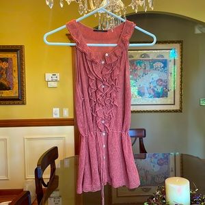 No flaws. Style not sold anymore. Sheer.